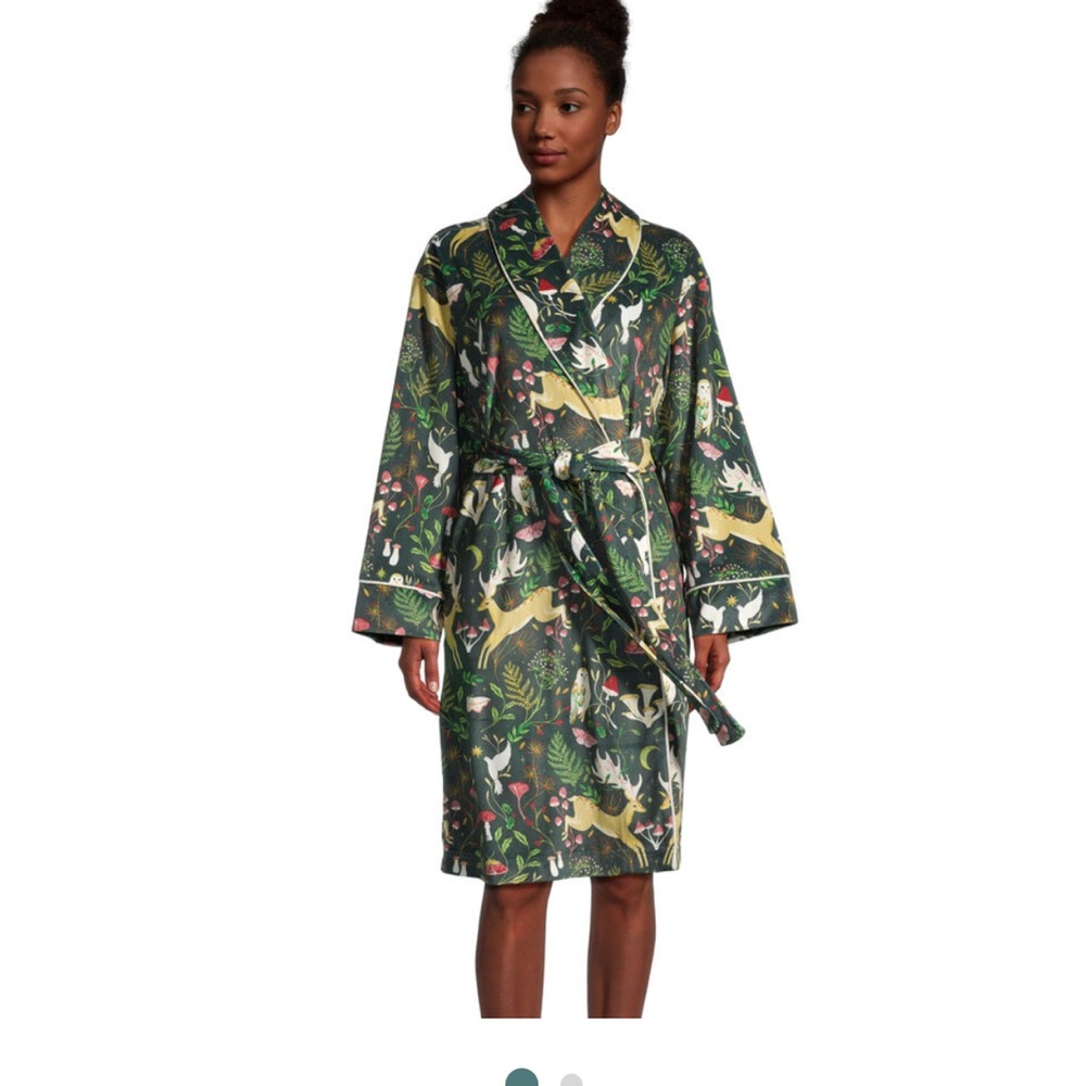 Women's Green Folklore Forest Print Robe